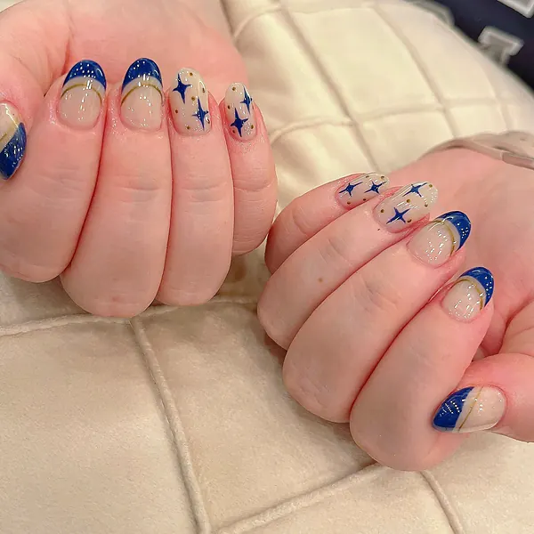 호이안 더 샌디 스파 & 네일 실제 시술: 네이비 프렌치 스타 네일아트